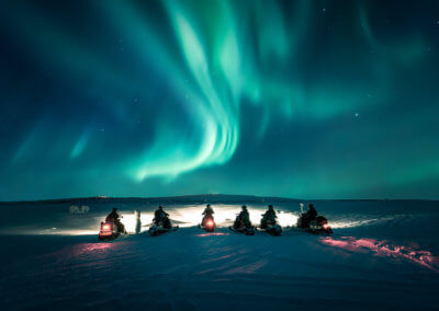 Aurora Village Finnland - Schneemobiltour unter Nordlichtern