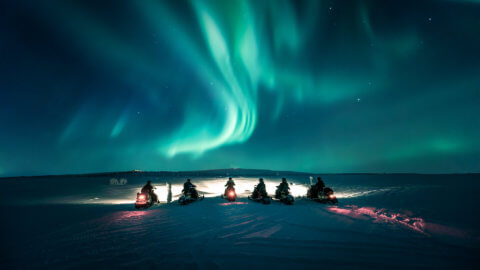 Aurora Village Finnland - Schneemobiltour unter Nordlichtern