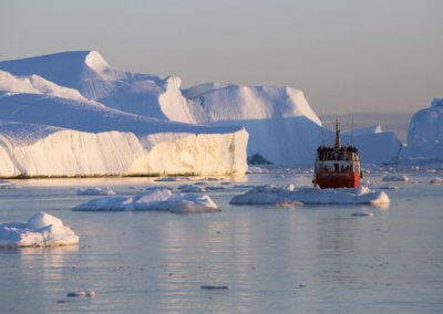 Eisberge mit Boot - Hotel Icefiord, Groenland