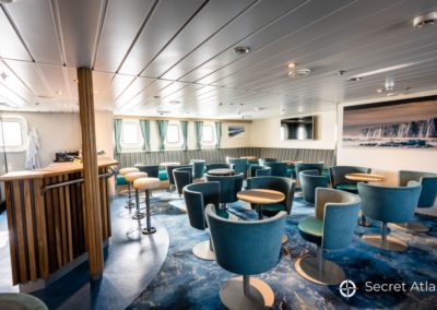 Lounge mit BAR an Board der MS Polar Pioneer