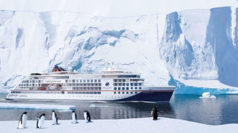 MS HANSEATIC spirit in der Antarktis