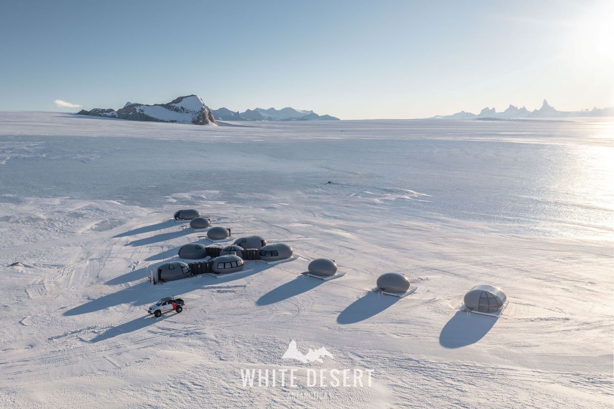 Himmelskapseln vom Echo | (c) White Desert Antarctica