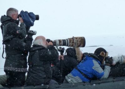 Zodiac mit vielen Fotografen