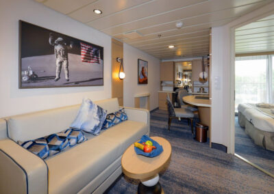 junior-suite-ms-ocean-explorer-©Quark Expeditions