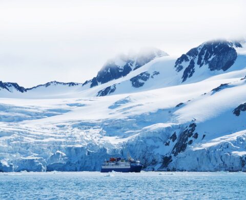 Spitzbergen-Umrundung auf kleinen Schiffen | MS Quest | MS Stockholm | MS Sjoveien