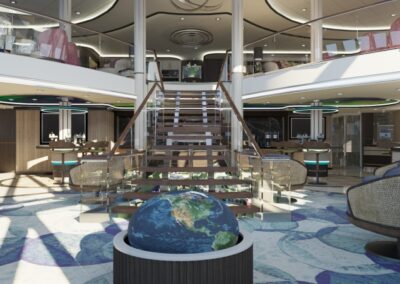 Atrium der MS Douglas Mawson